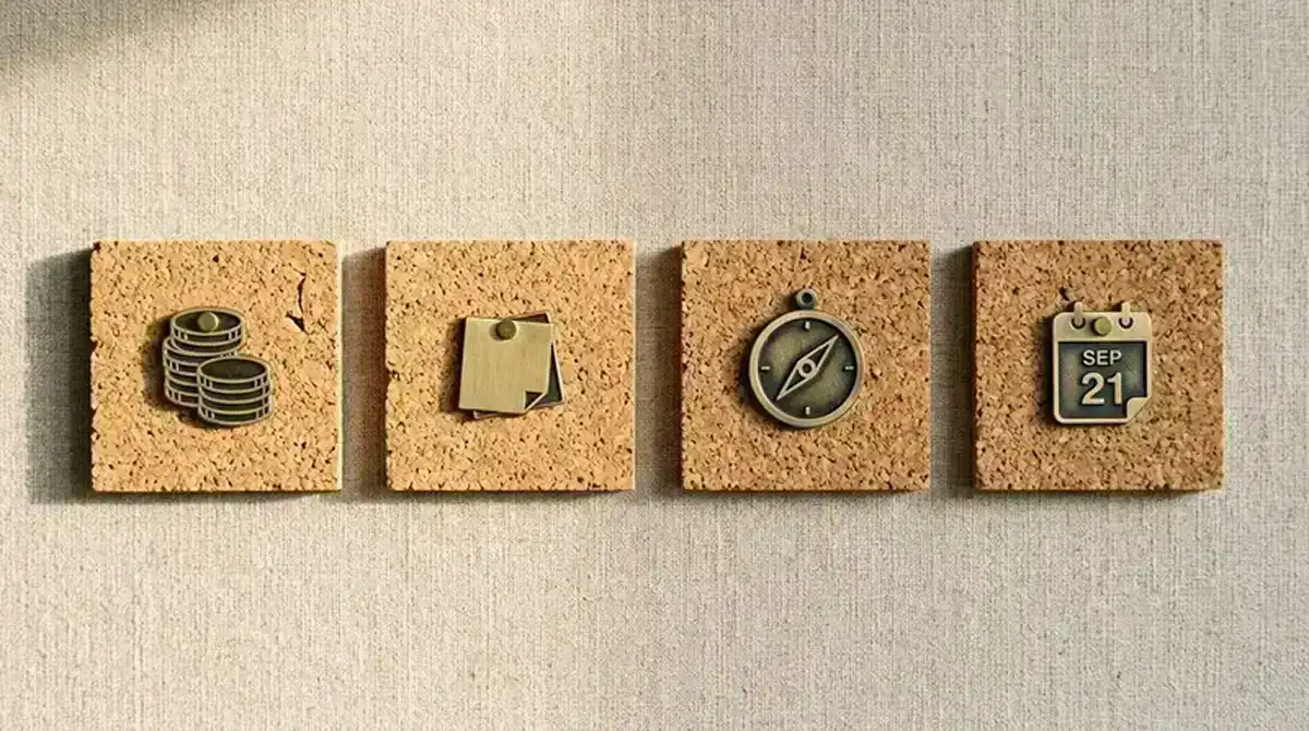 Vier Spielertypen-Symbole nebeneinander auf einer Pinnwand, jeweils mit einer Notiz zum passenden Anbieter